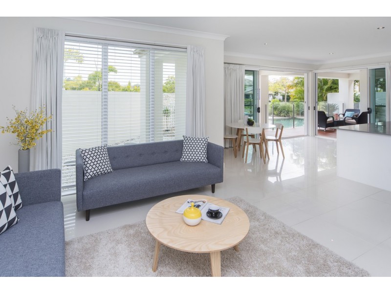 2549 Gowrie Way, Hope Island QLD 4212