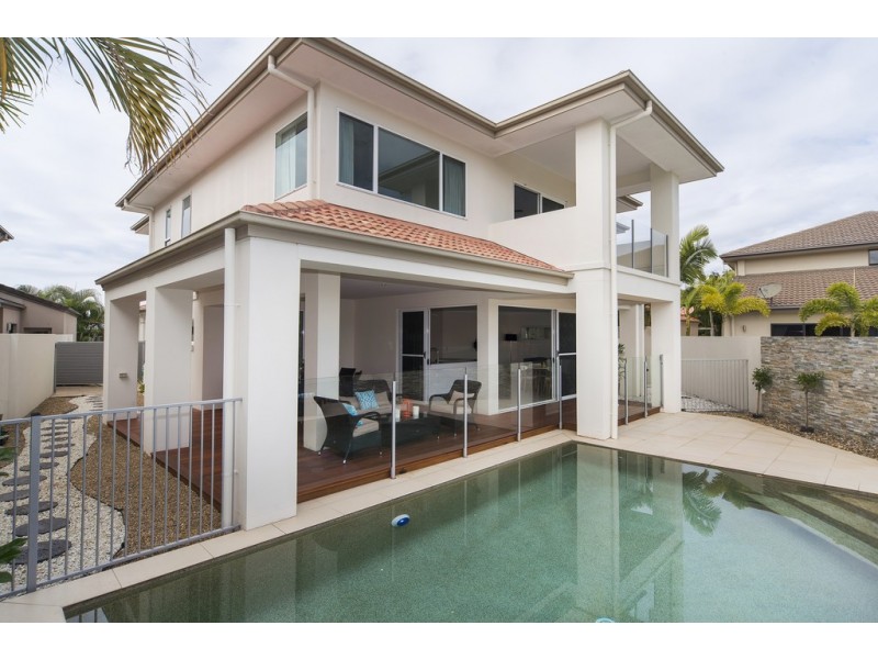 2549 Gowrie Way, Hope Island QLD 4212