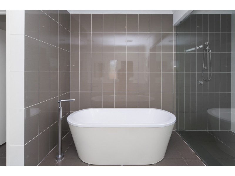 2549 Gowrie Way, Hope Island QLD 4212