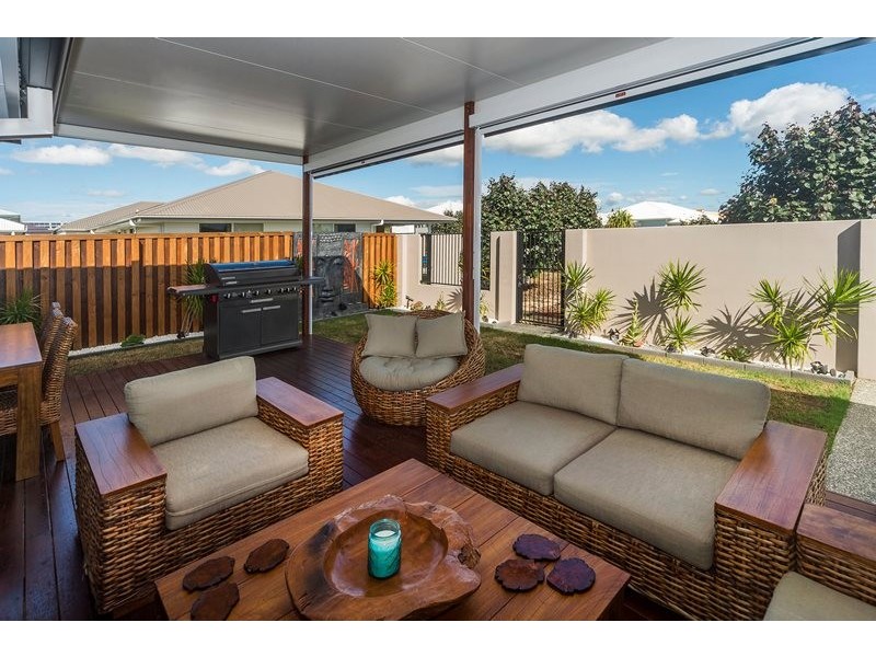 10 Keelson Crescent, Hope Island QLD 4212