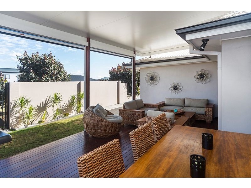 10 Keelson Crescent, Hope Island QLD 4212