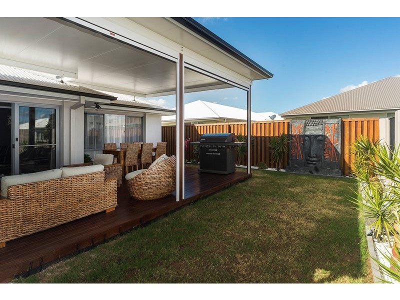 10 Keelson Crescent, Hope Island QLD 4212