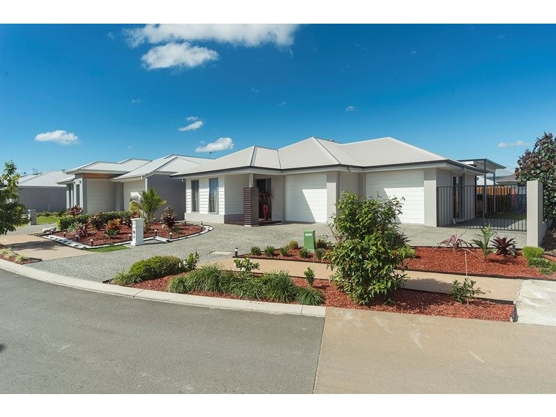 10 Keelson Crescent, Hope Island QLD 4212