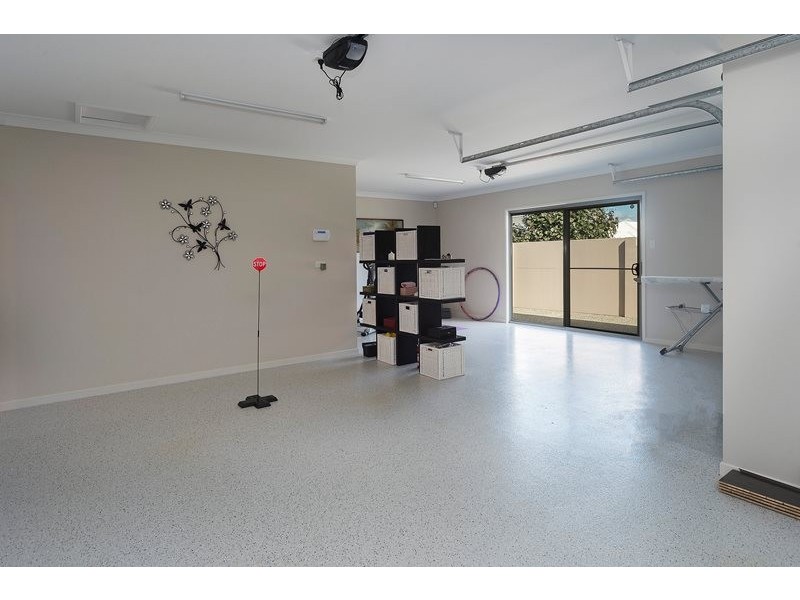 10 Keelson Crescent, Hope Island QLD 4212