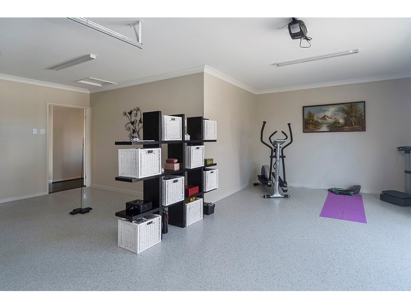 10 Keelson Crescent, Hope Island QLD 4212