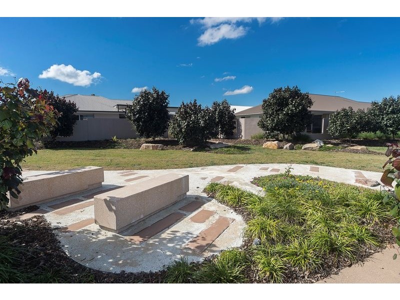 10 Keelson Crescent, Hope Island QLD 4212