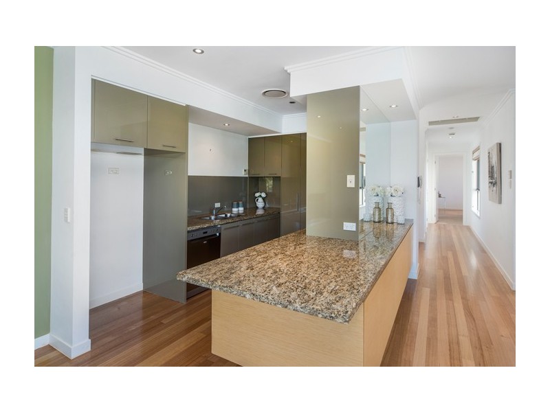 6091 Lugano Drive, Hope Island QLD 4212