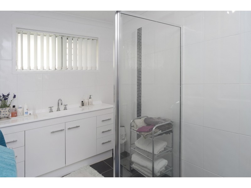 2/138 Oxley Drive, Paradise Point QLD 4216