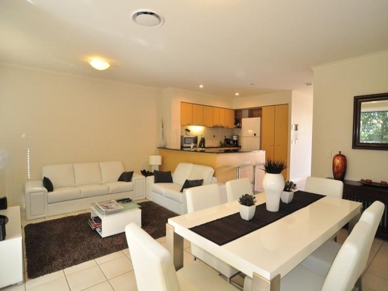 8852 Magnolia Drive, Hope Island QLD 4212