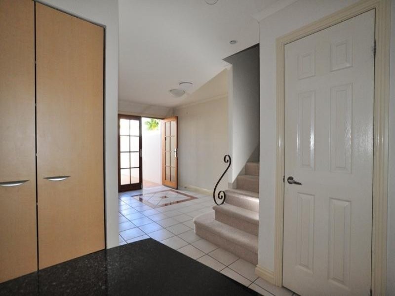 8852 Magnolia Drive, Hope Island QLD 4212