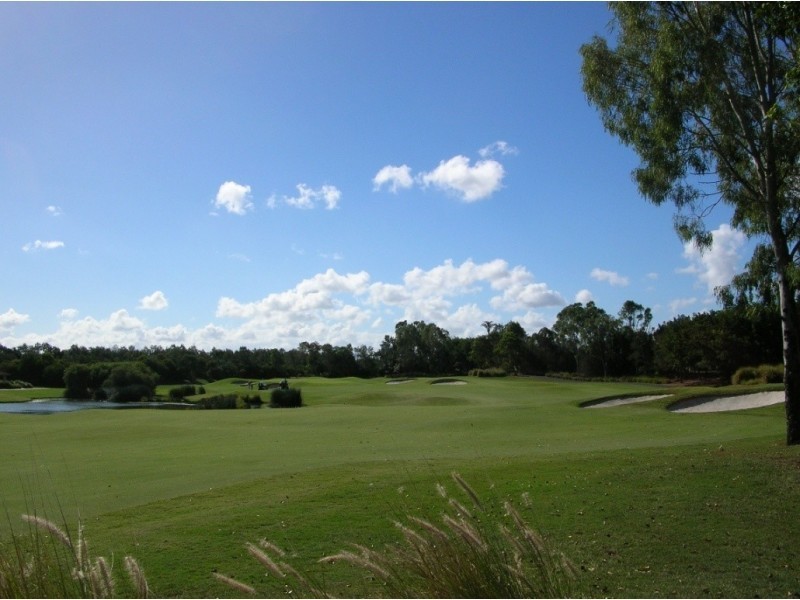 8852 Magnolia Drive, Hope Island QLD 4212