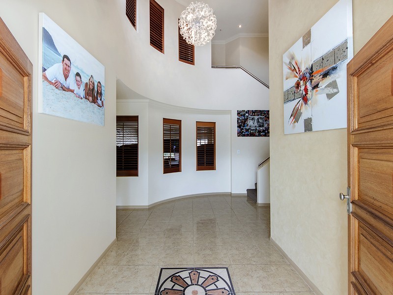 32 Calmwater Crescent, Helensvale QLD 4212