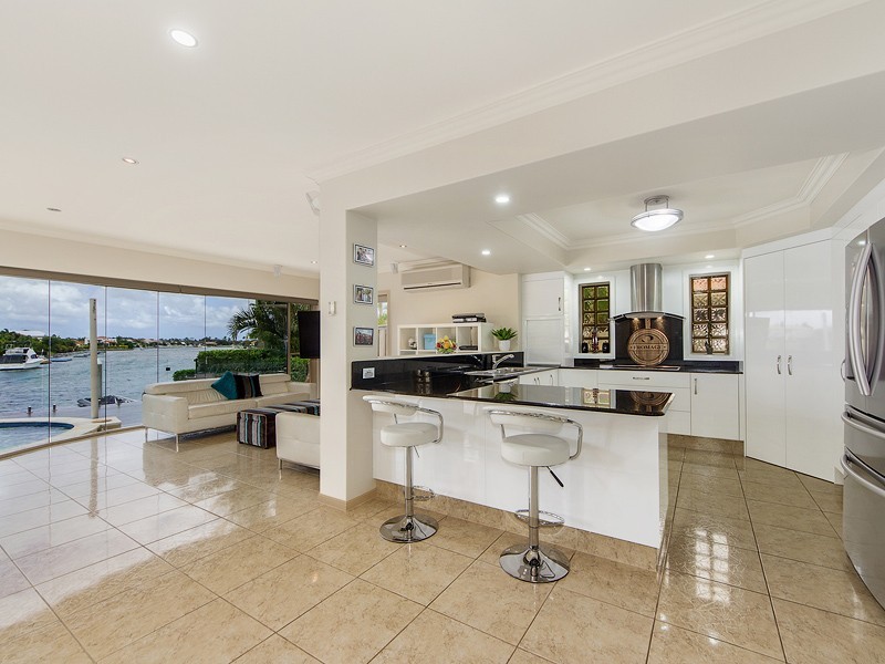 32 Calmwater Crescent, Helensvale QLD 4212