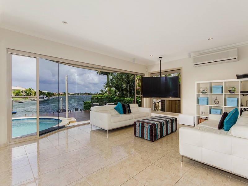 32 Calmwater Crescent, Helensvale QLD 4212
