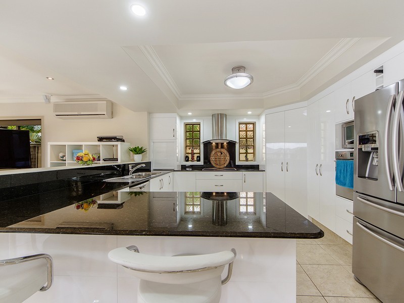 32 Calmwater Crescent, Helensvale QLD 4212