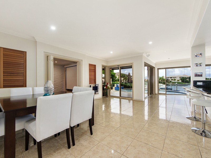 32 Calmwater Crescent, Helensvale QLD 4212