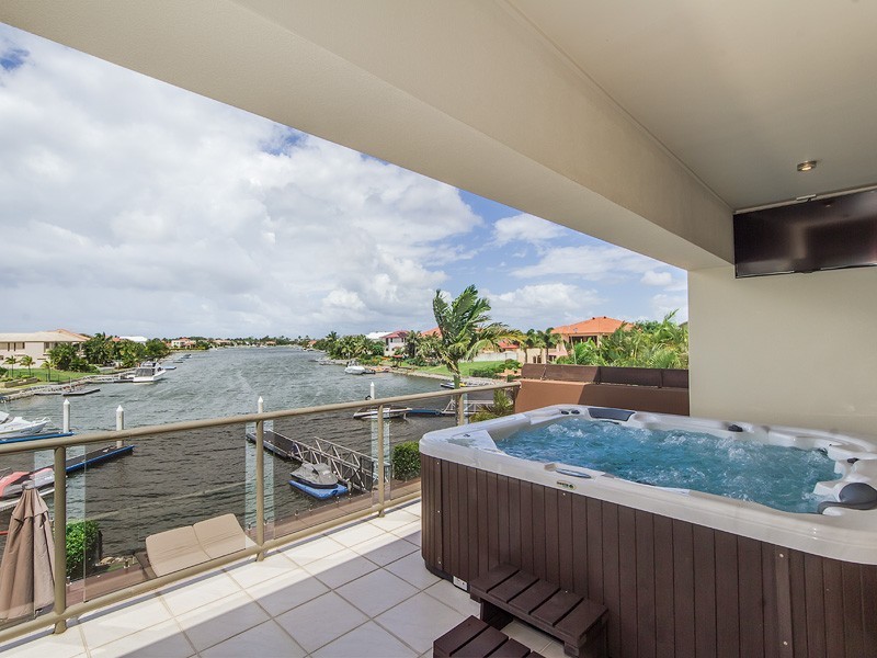 32 Calmwater Crescent, Helensvale QLD 4212