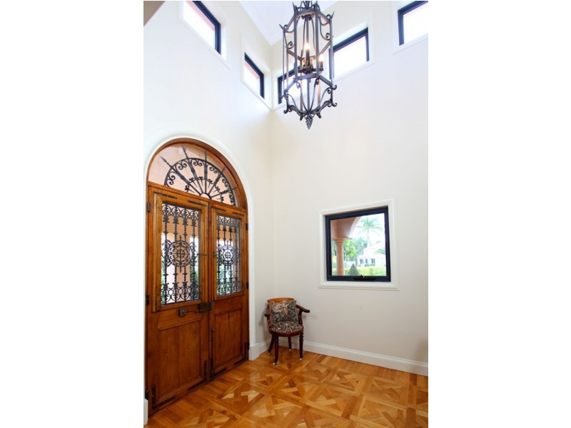 3106 Riverleigh Drive, Hope Island QLD 4212