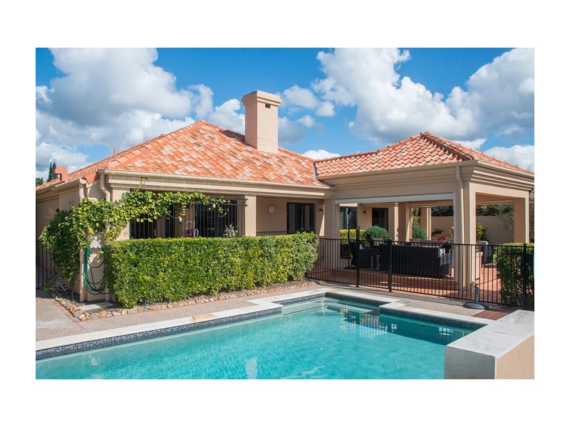 3106 Riverleigh Drive, Hope Island QLD 4212