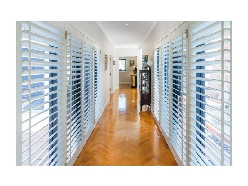 3106 Riverleigh Drive, Hope Island QLD 4212