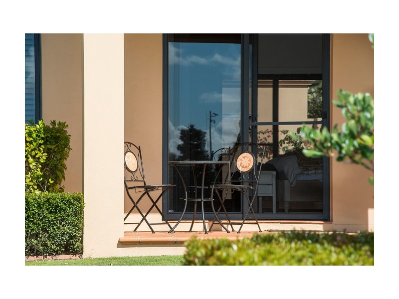 3106 Riverleigh Drive, Hope Island QLD 4212