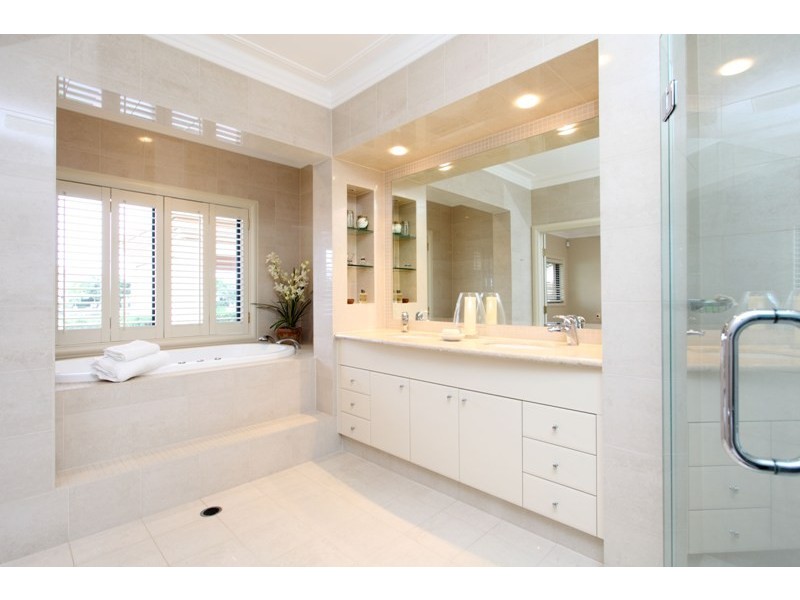 3106 Riverleigh Drive, Hope Island QLD 4212