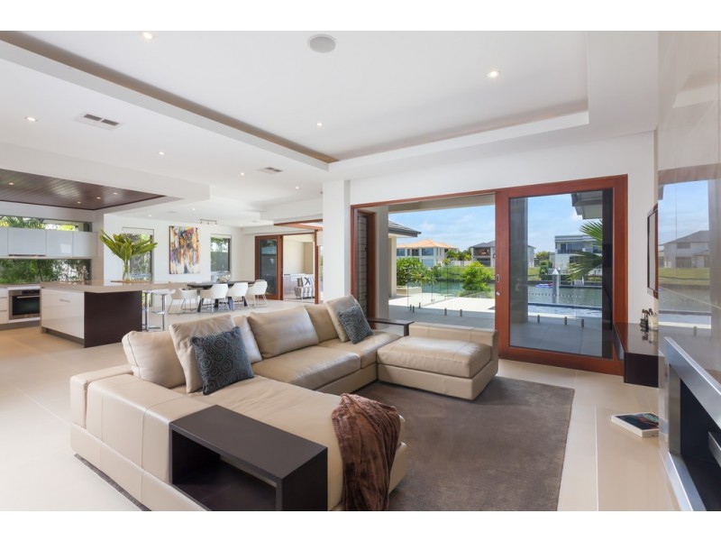 2206 Taromeo Court, Hope Island QLD 4212