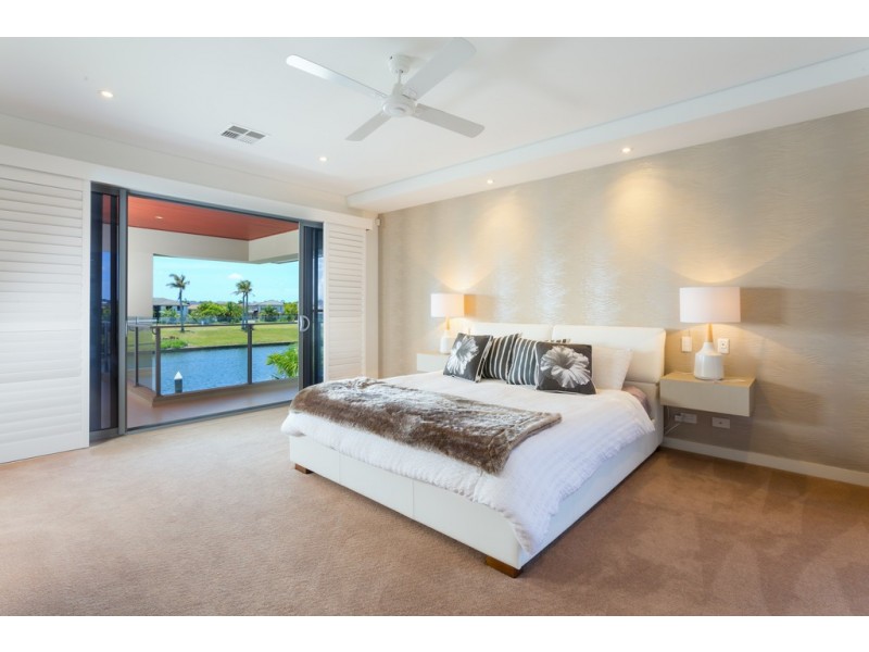 2206 Taromeo Court, Hope Island QLD 4212