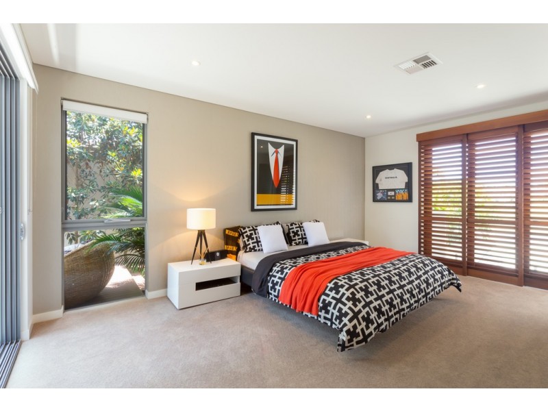 2206 Taromeo Court, Hope Island QLD 4212