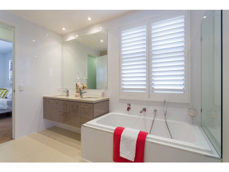 2206 Taromeo Court, Hope Island QLD 4212