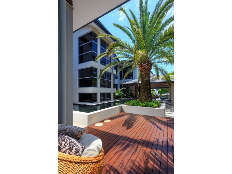 2206 Taromeo Court, Hope Island QLD 4212