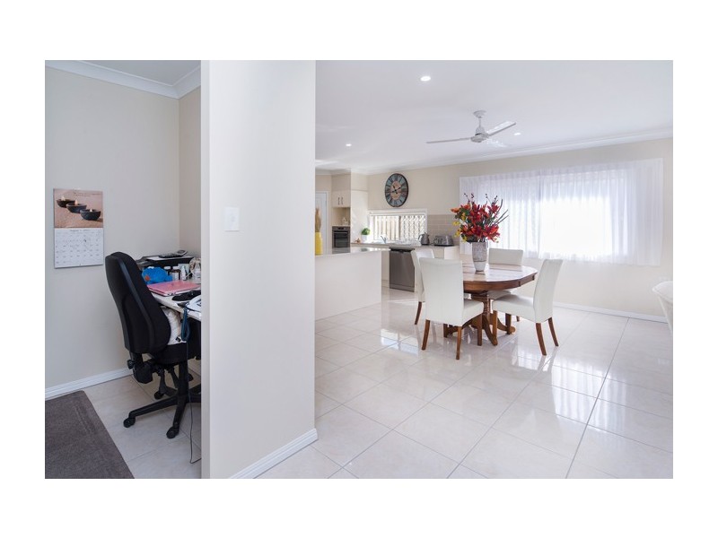 41 Azure Way, Hope Island QLD 4212