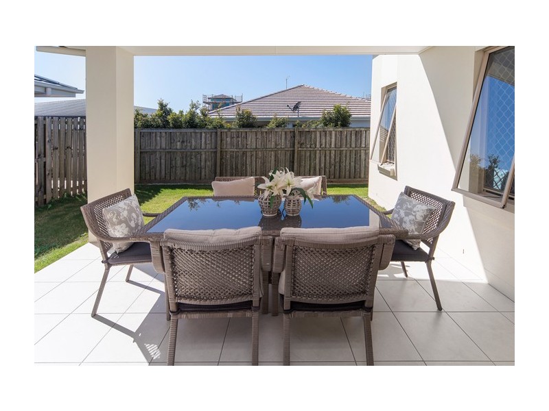 41 Azure Way, Hope Island QLD 4212