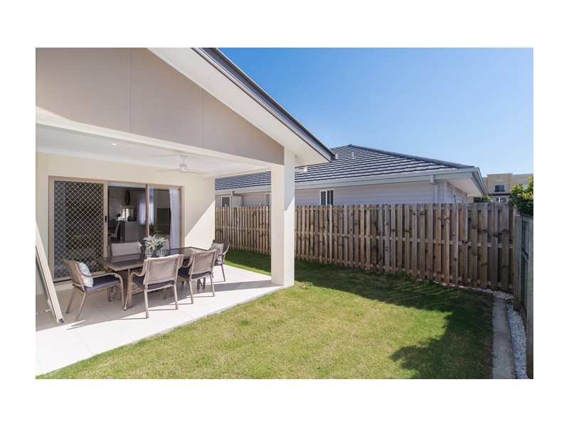 41 Azure Way, Hope Island QLD 4212