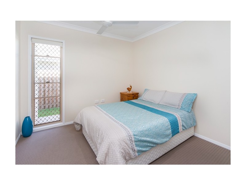 41 Azure Way, Hope Island QLD 4212