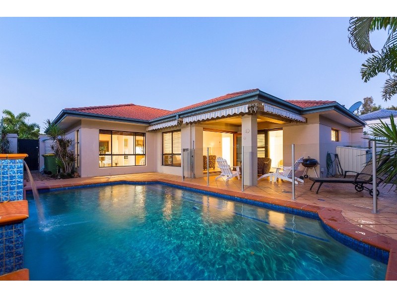 2021 Gracemere Gardens Circuit, Hope Island QLD 4212