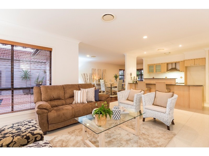 2021 Gracemere Gardens Circuit, Hope Island QLD 4212