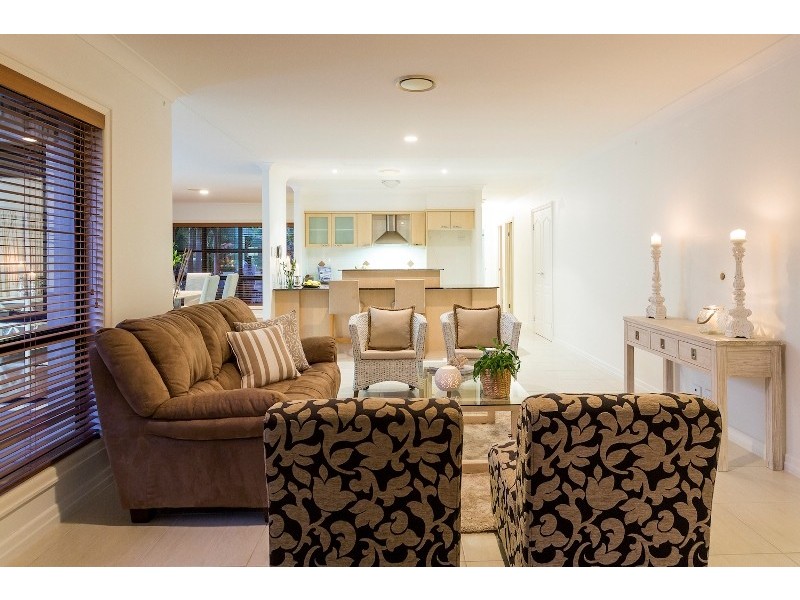 2021 Gracemere Gardens Circuit, Hope Island QLD 4212