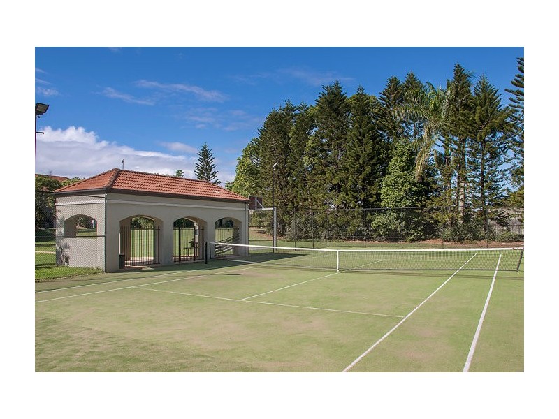 24/19 Santa Barbara Road, Hope Island QLD 4212