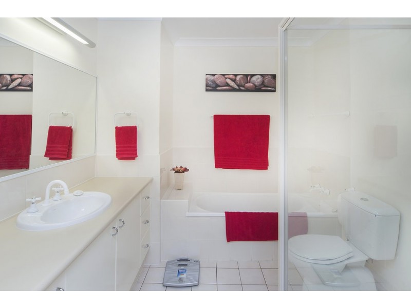 24/19 Santa Barbara Road, Hope Island QLD 4212