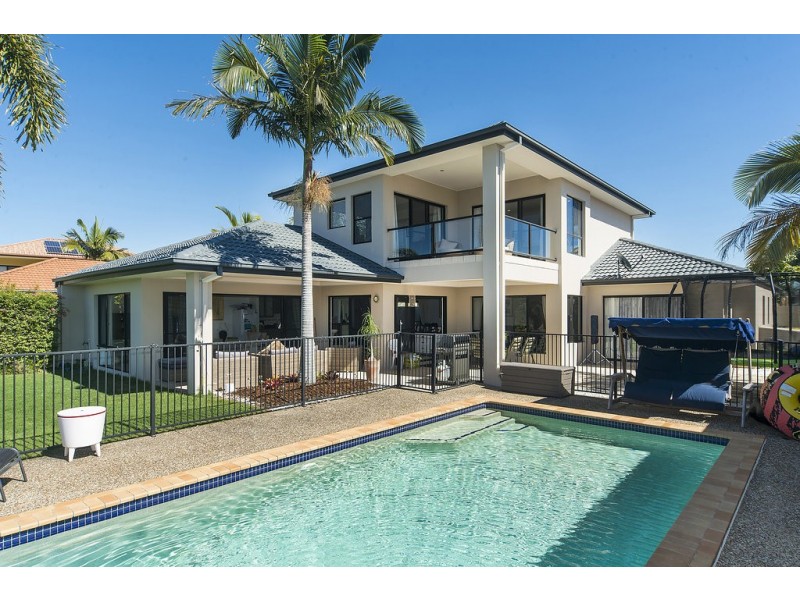 2142 Beaufort Way, Hope Island QLD 4212