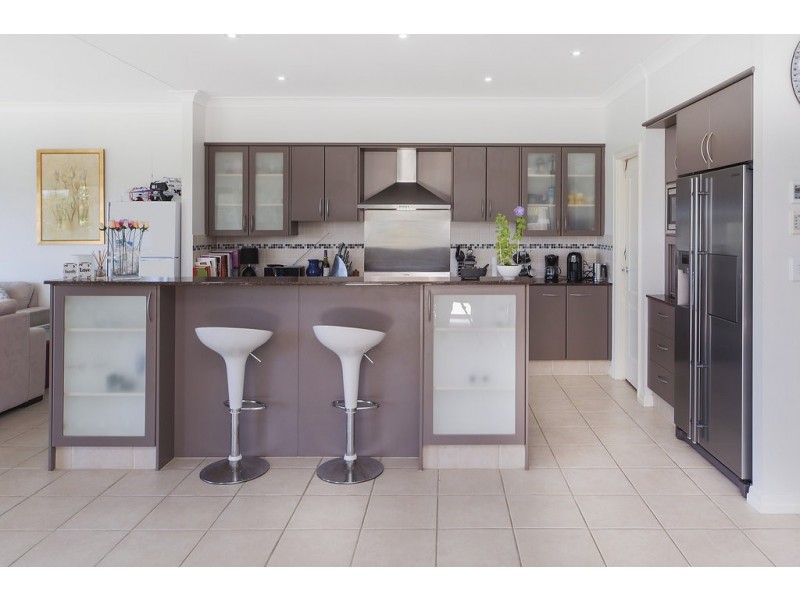 2142 Beaufort Way, Hope Island QLD 4212