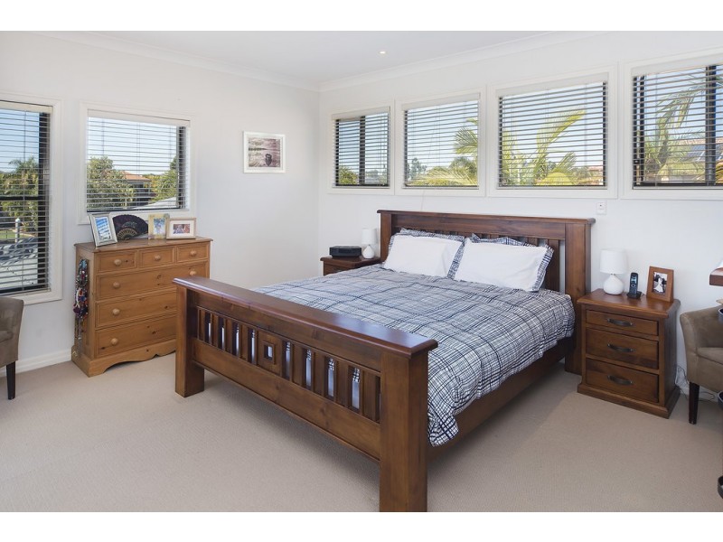 2142 Beaufort Way, Hope Island QLD 4212