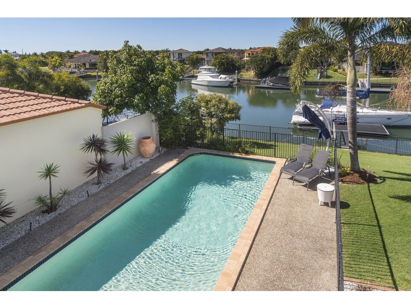 2142 Beaufort Way, Hope Island QLD 4212