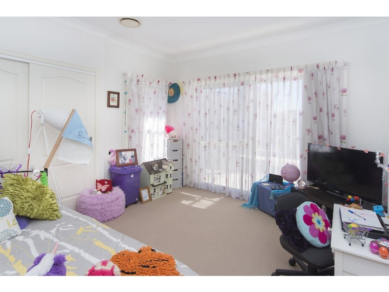 2142 Beaufort Way, Hope Island QLD 4212