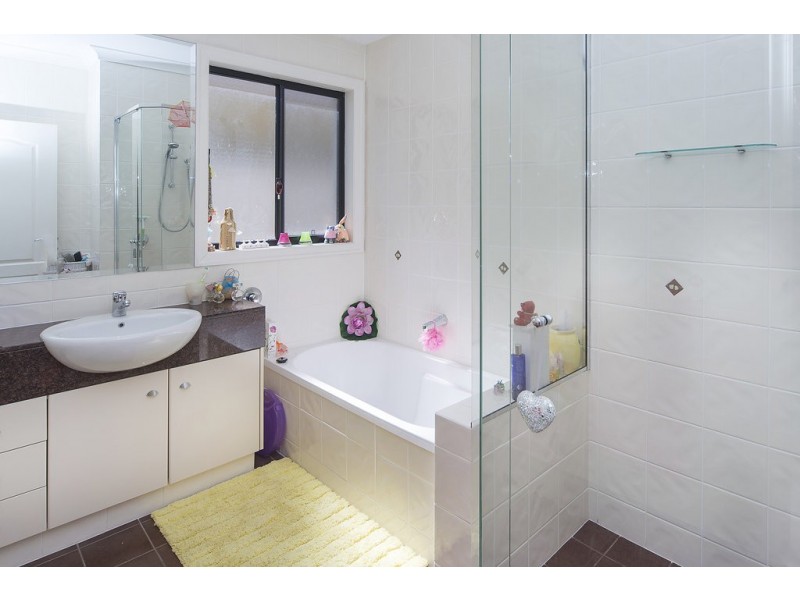 2142 Beaufort Way, Hope Island QLD 4212