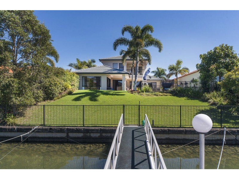2142 Beaufort Way, Hope Island QLD 4212