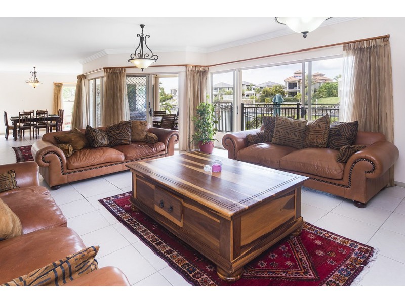 2639 Yanderra Close, Hope Island QLD 4212