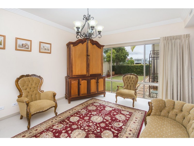 2639 Yanderra Close, Hope Island QLD 4212