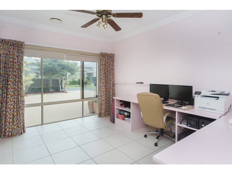 2639 Yanderra Close, Hope Island QLD 4212